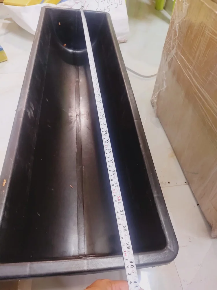 Plastic Animal Feeder is ideal for easy handling and everyday use on farms. Resistant to corrosion and easy to clean, it ensures safe and efficient feeding for livestock.